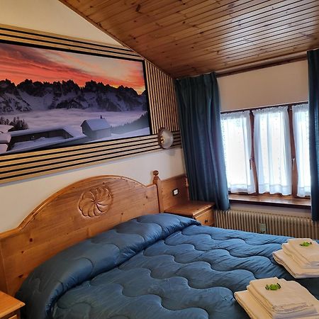 Albergo Meuble Tarandan Forni di Sopra Exterior photo