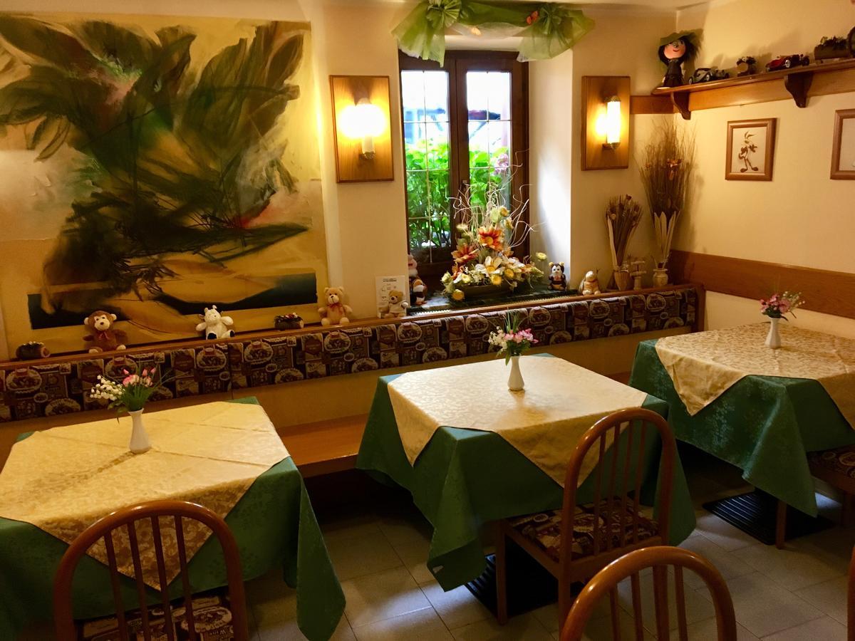 Albergo Meuble Tarandan Forni di Sopra Exterior photo
